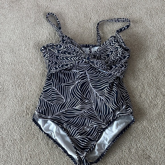 Miraclesuit Other - Miraclesuit One Piece in Navy and White